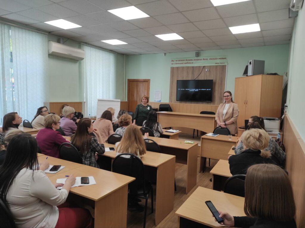 18 мая состоялся межведомственный круглый стол в рамках цикла мероприятий, посвященных 130-летию Новосибирска, "Современные подходы к оказанию ранней помощи детям и семьям"